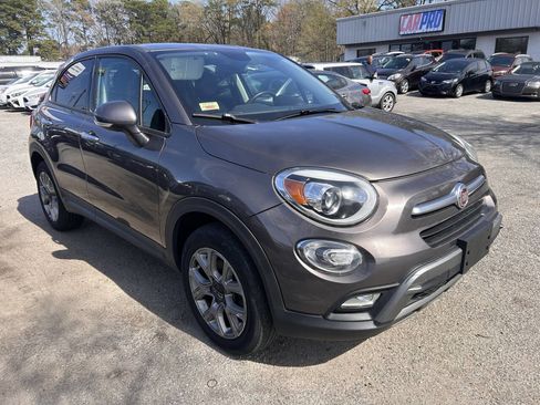 Used 2016 FIAT 500X Trekking image 2