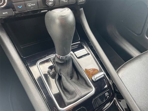 Used 2024 Jeep Compass Limited image 13