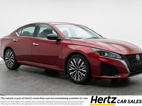 Used 2025 Nissan Altima 2.5 SV image 1