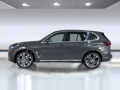 Used 2026 BMW X5 sDrive40i RWD image 2