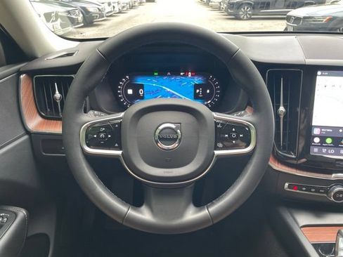 Used 2023 Volvo XC60 B5 Plus AWD/4WD image 19