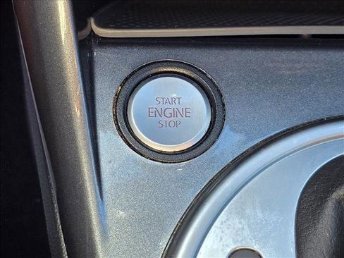 Used 2018 Volkswagen Beetle 2.0T Dune image 17