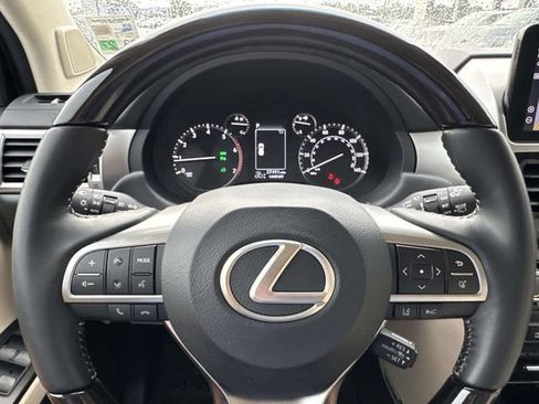 Used 2023 Lexus GX 460 Luxury w/ Accessory Package AWD/4WD image 29
