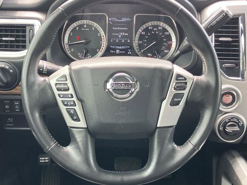 Used 2018 Nissan Titan SL w/ Chrome Package AWD/4WD image 19