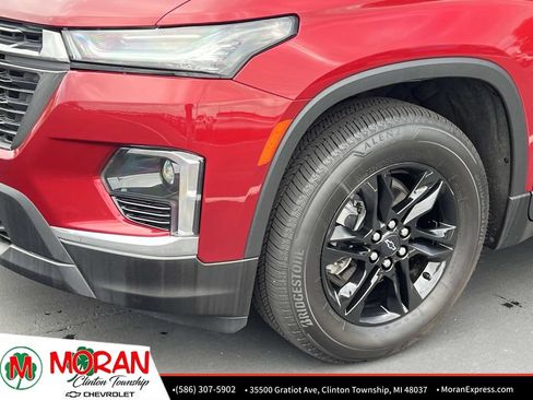 Used 2023 Chevrolet Traverse LT FWD image 10