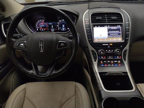 Used 2017 Lincoln MKX Reserve w/ Driver Assistance Package FWD image 22