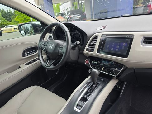 Used 2017 Honda HR-V EX-L image 10