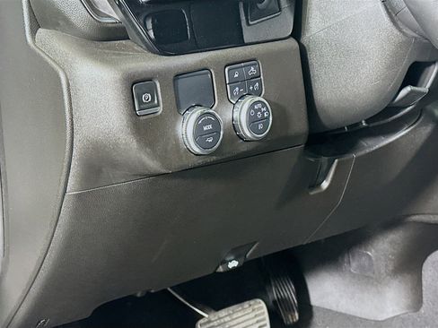 Used 2025 GMC Sierra 1500 SLT image 16