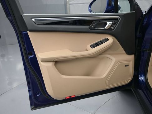 Certified 2026 Porsche Macan AWD/4WD image 15