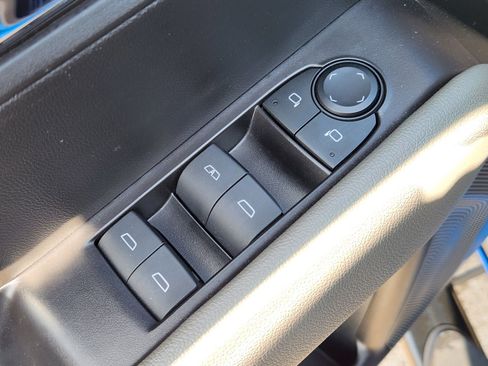Used 2024 Chevrolet Colorado ZR2 w/ Safety Package AWD/4WD image 32
