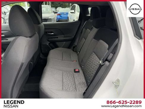 Used 2025 Nissan Kicks SV AWD/4WD image 19