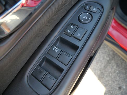 Used 2018 Honda HR-V LX image 19
