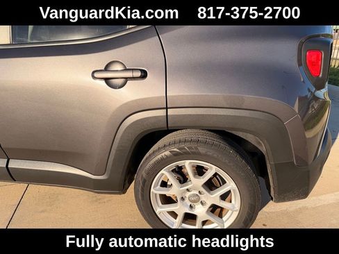 Used 2021 Jeep Renegade Latitude image 9