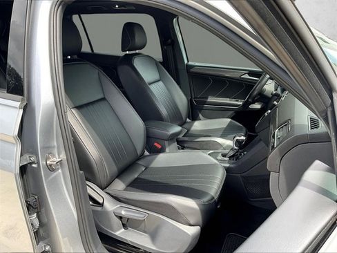 Used 2024 Volkswagen Tiguan SE R-Line FWD image 7