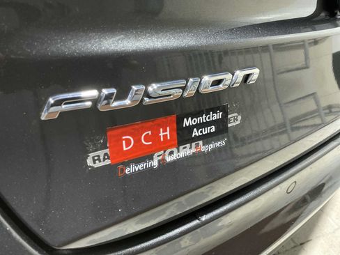 Used 2019 Ford Fusion SE FWD image 7