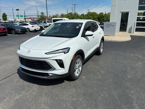 Used 2025 Buick Encore GX Preferred FWD image 2