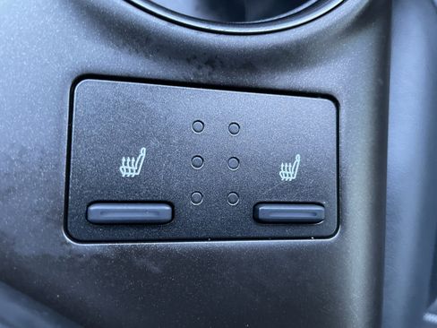 Used 2021 Toyota Camry SE w/ Cold Weather Package image 24