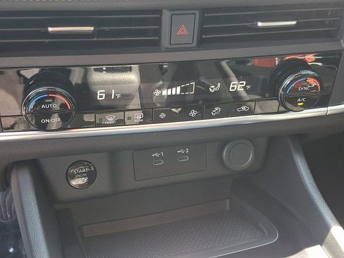 Used 2024 Nissan Rogue SV AWD/4WD image 15