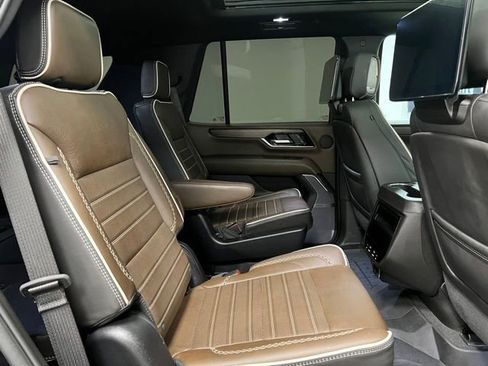 Used 2025 GMC Yukon Denali Ultimate w/ LPO, Floor Liner Package image 54