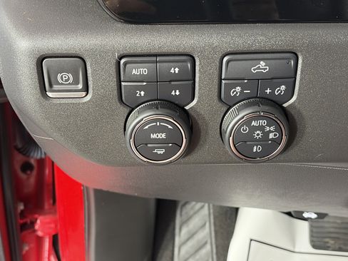 Used 2024 Chevrolet Silverado 1500 LT Trail Boss w/ Protection Package AWD/4WD image 27