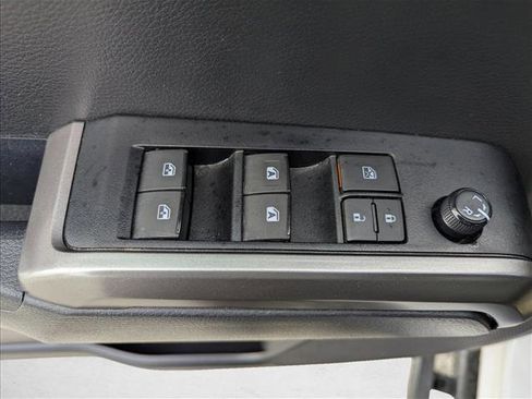 Used 2023 Toyota Tacoma SR5 w/ Technology Package image 7