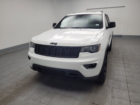 Used 2018 Jeep Grand Cherokee Laredo AWD/4WD image 15