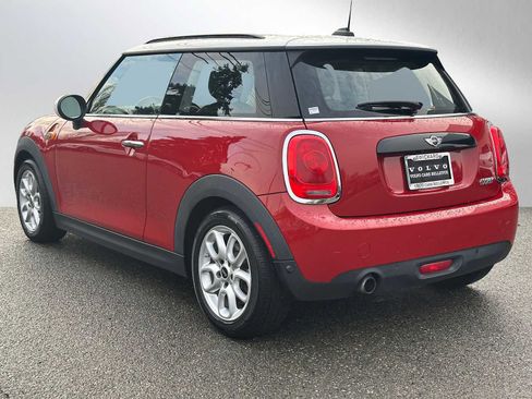 Used 2017 MINI Cooper 2-Door Hardtop image 5
