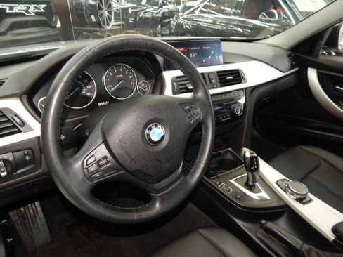 Used 2018 BMW 320i xDrive 320i xDrive AWD w/ Convenience Package image 15