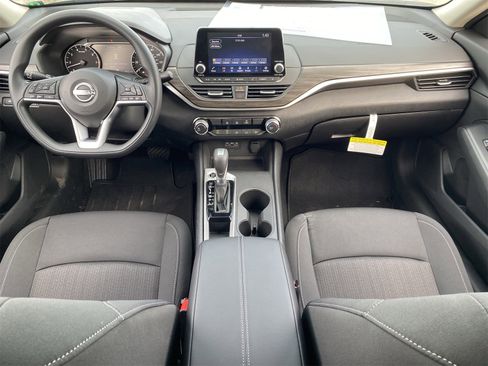 New 2025 Nissan Altima 2.5 SV image 16