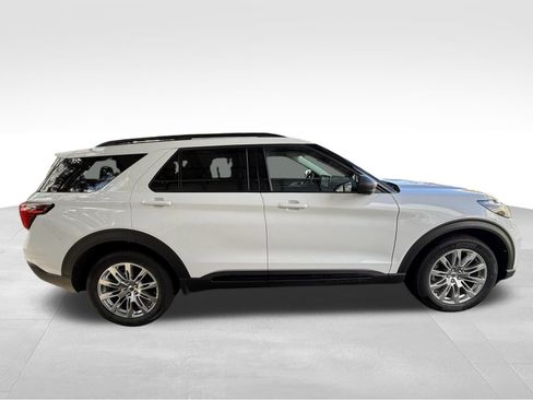 Used 2026 Ford Explorer Active w/ Active Comfort Package image 4