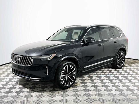 New 2025 Volvo XC90 T8 Plus w/ Protection Package Premier image 3