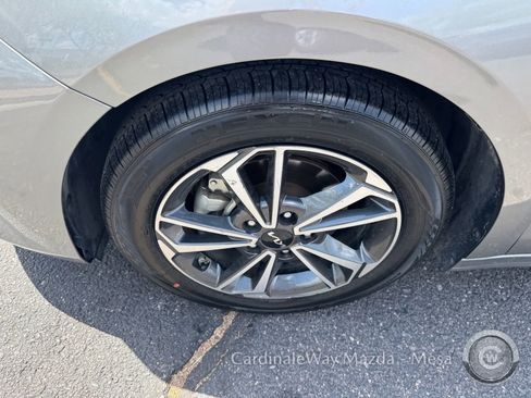 Used 2023 Kia Forte LXS FWD image 10