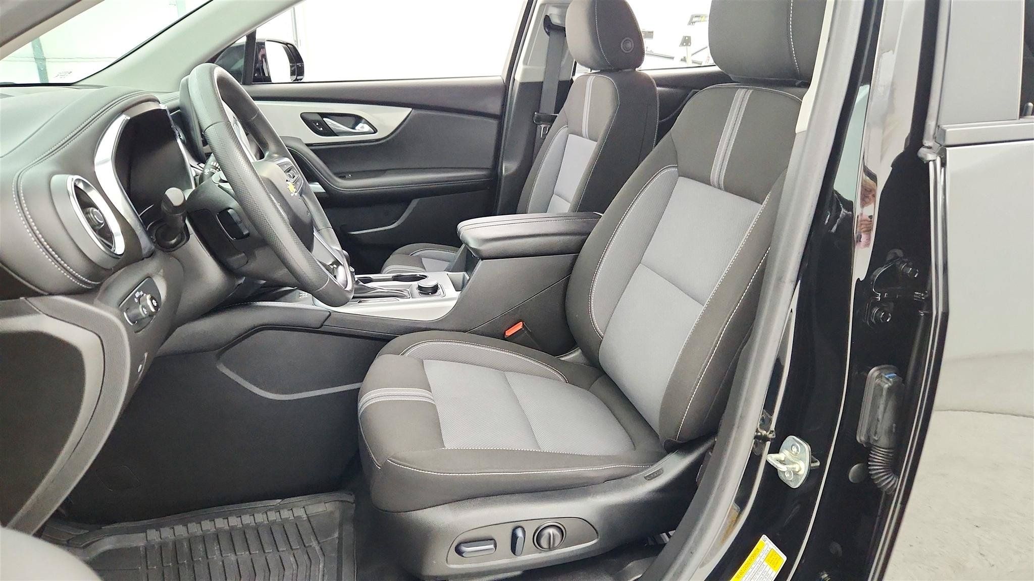Used 2024 Chevrolet Blazer LT w/ Convenience Package FWD image 26