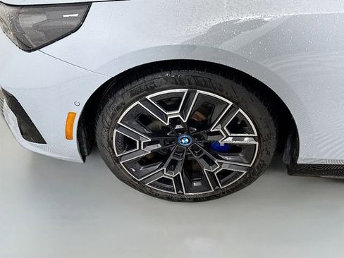 Used 2024 BMW i5 eDrive40i w/ M Sport Package image 29