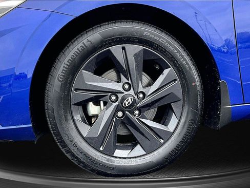 Used 2022 Hyundai Elantra SEL FWD image 9