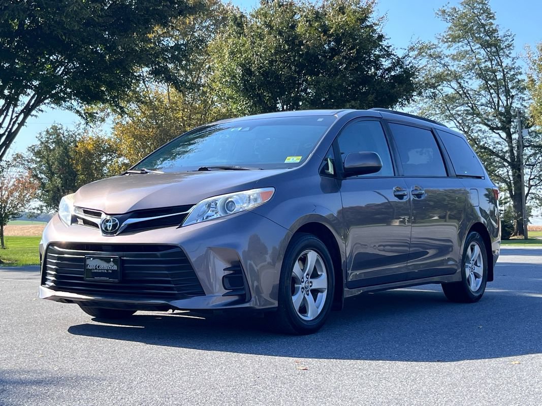 Used 2019 Toyota Sienna LE FWD image 4