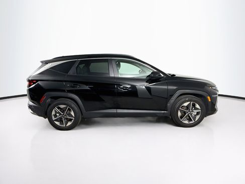 Used 2025 Hyundai Tucson SEL FWD image 2