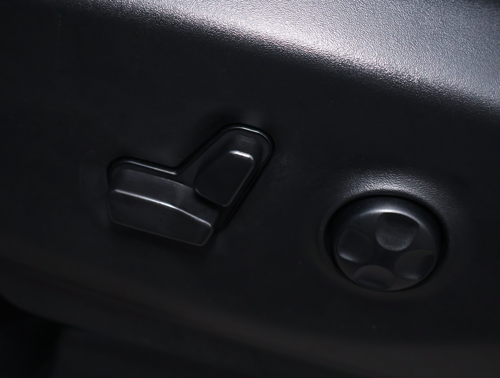 Used 2024 Chrysler Voyager LX FWD image 9