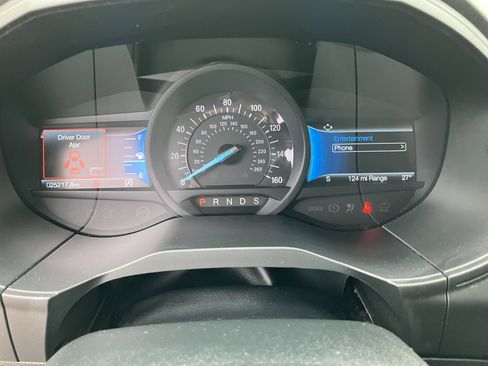 Used 2024 Ford Edge SEL w/ Convenience Package image 9