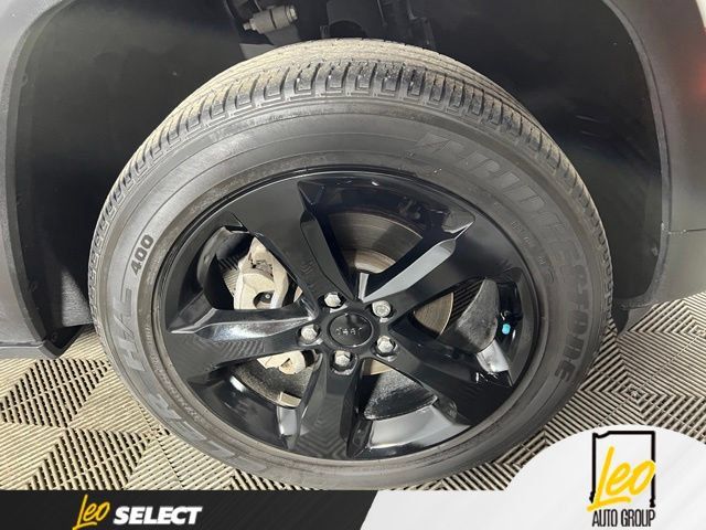 Used 2023 Jeep Grand Cherokee Altitude RWD image 25