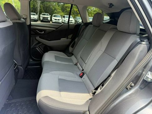 Used 2025 Subaru Outback Premium AWD/4WD image 9