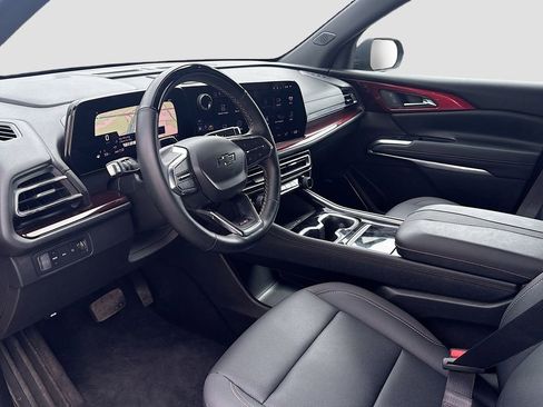 Used 2025 Chevrolet Traverse Z71 w/ Enhanced Driving Package AWD/4WD image 9