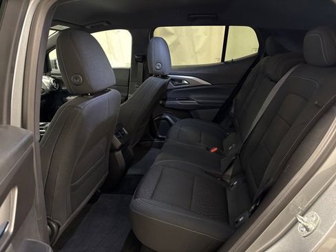 Used 2025 Chevrolet Equinox EV LT image 23