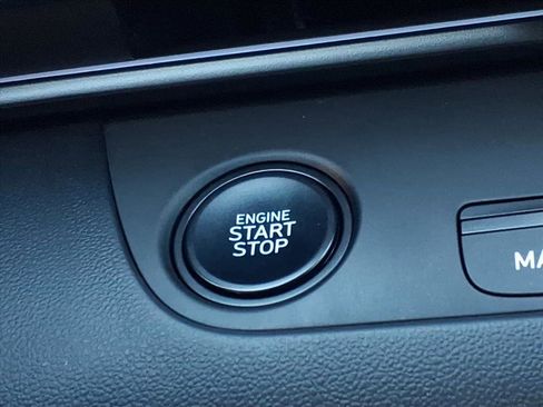 Certified 2025 Hyundai Elantra SEL image 23