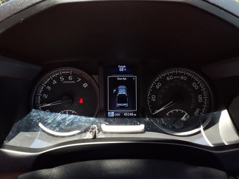 Certified 2023 Toyota Tacoma TRD Off-Road AWD/4WD image 15