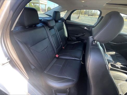Used 2016 Ford Focus SE w/ Equipment Group 201A image 17