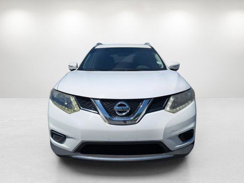 Used 2015 Nissan Rogue SV image 2