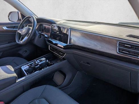 Used 2024 Volkswagen Atlas SE image 20