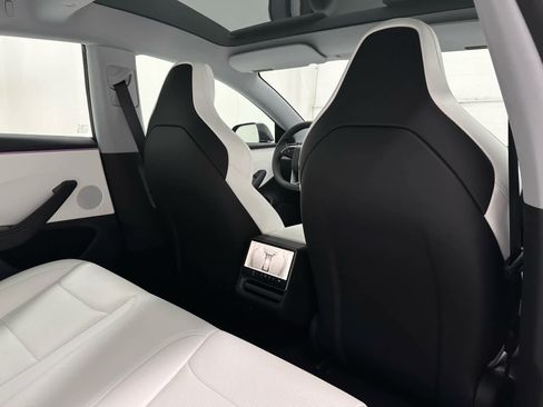 Used 2025 Tesla Model 3 Performance image 19