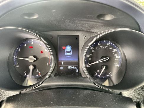 Used 2020 Toyota C-HR XLE image 4